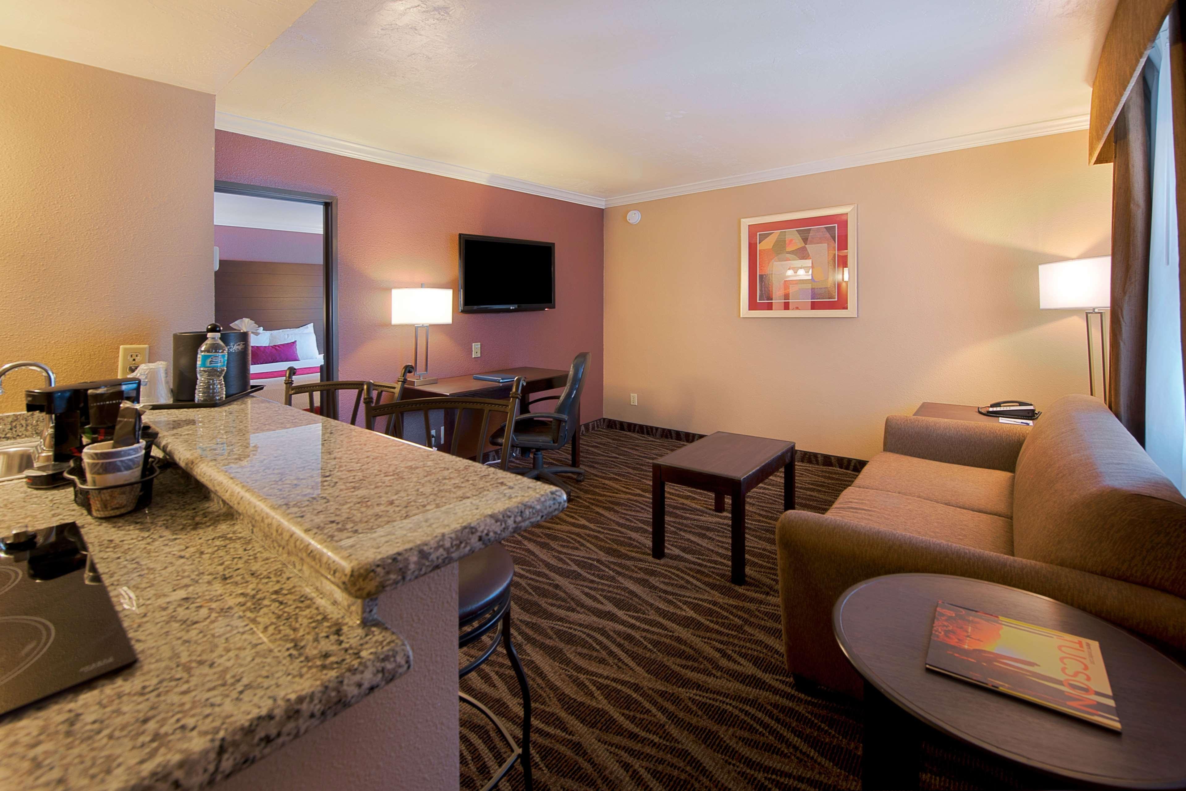Best Western Innsuites Tucson Foothills Hotel & Suites Casas Adobes Екстериор снимка