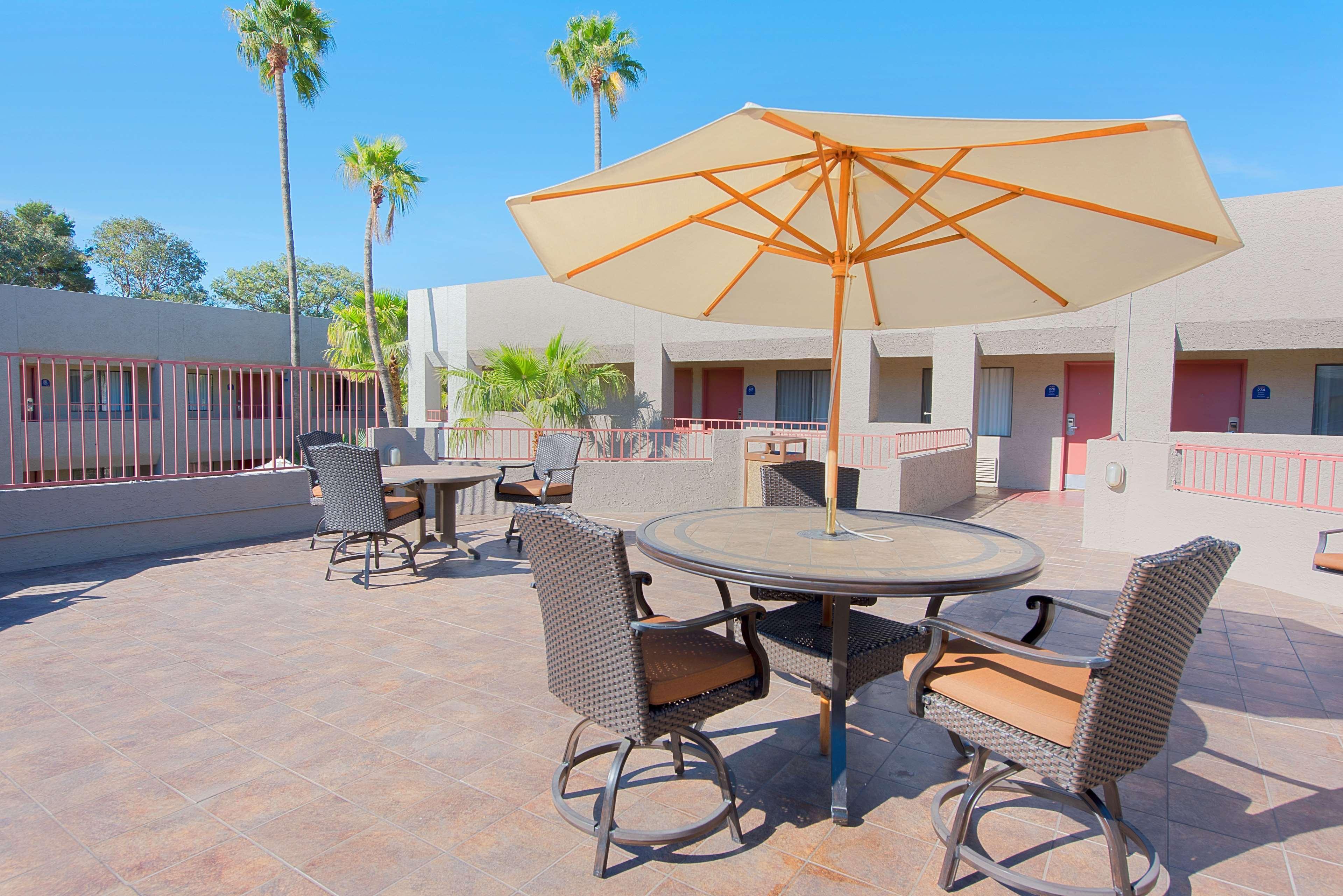Best Western Innsuites Tucson Foothills Hotel & Suites Casas Adobes Екстериор снимка