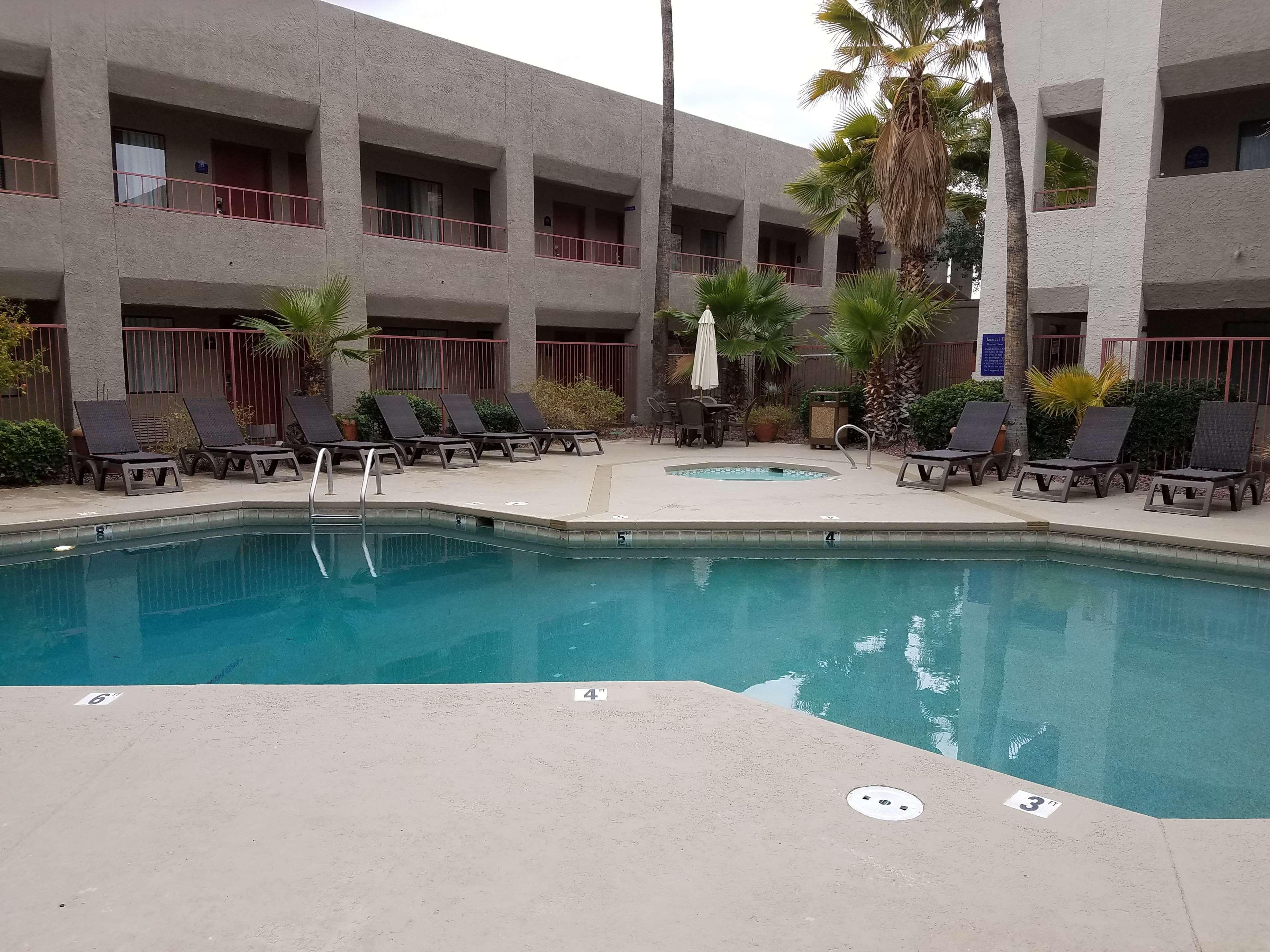 Best Western Innsuites Tucson Foothills Hotel & Suites Casas Adobes Екстериор снимка